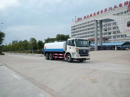 我司發往東莞大嶺山三臺灑水車順利發車